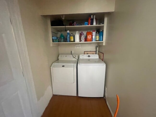 Foto del edificio - 15401 Faysmith Ave