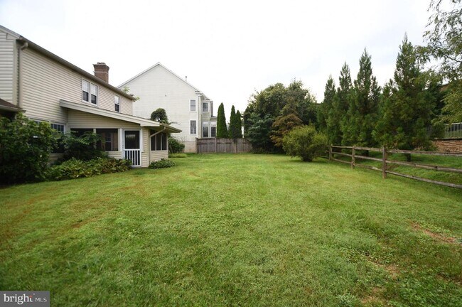 Foto del edificio - 8405 Harker Dr