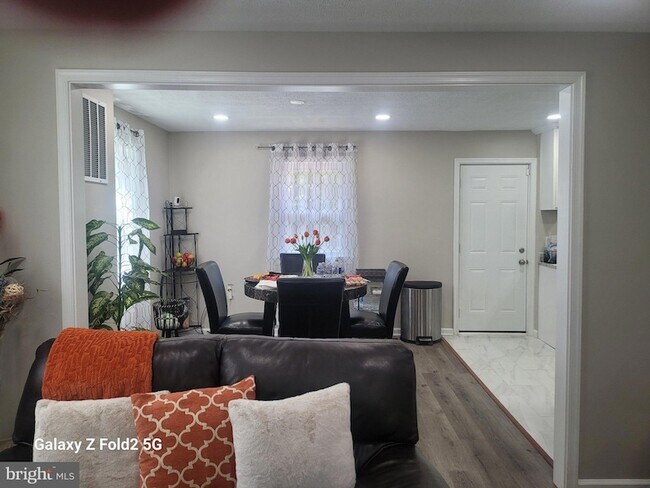 Building Photo - 16309 Holly Hill Dr