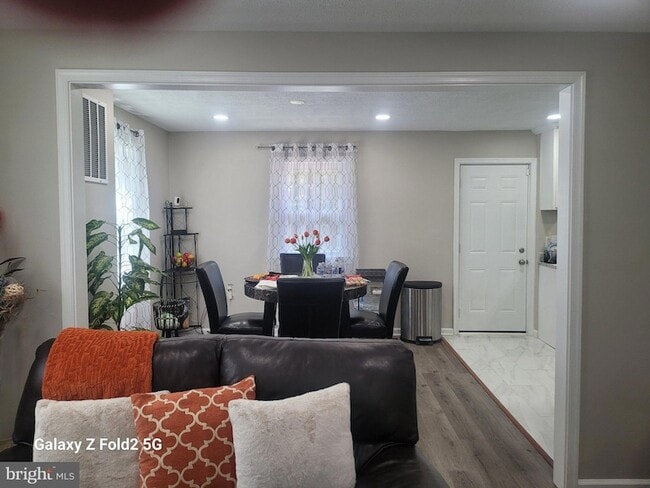 Foto del edificio - 16309 Holly Hill Dr