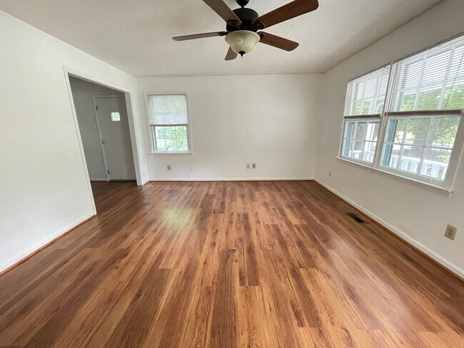 Foto del edificio - Charming 2br house on the Northside of Cha...