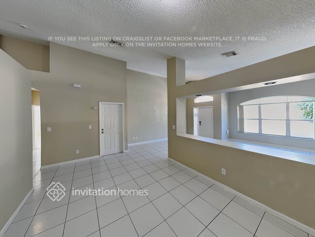 Building Photo - 1495 SW 105th Ave