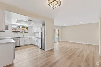 Building Photo - 505 S Farrell Dr