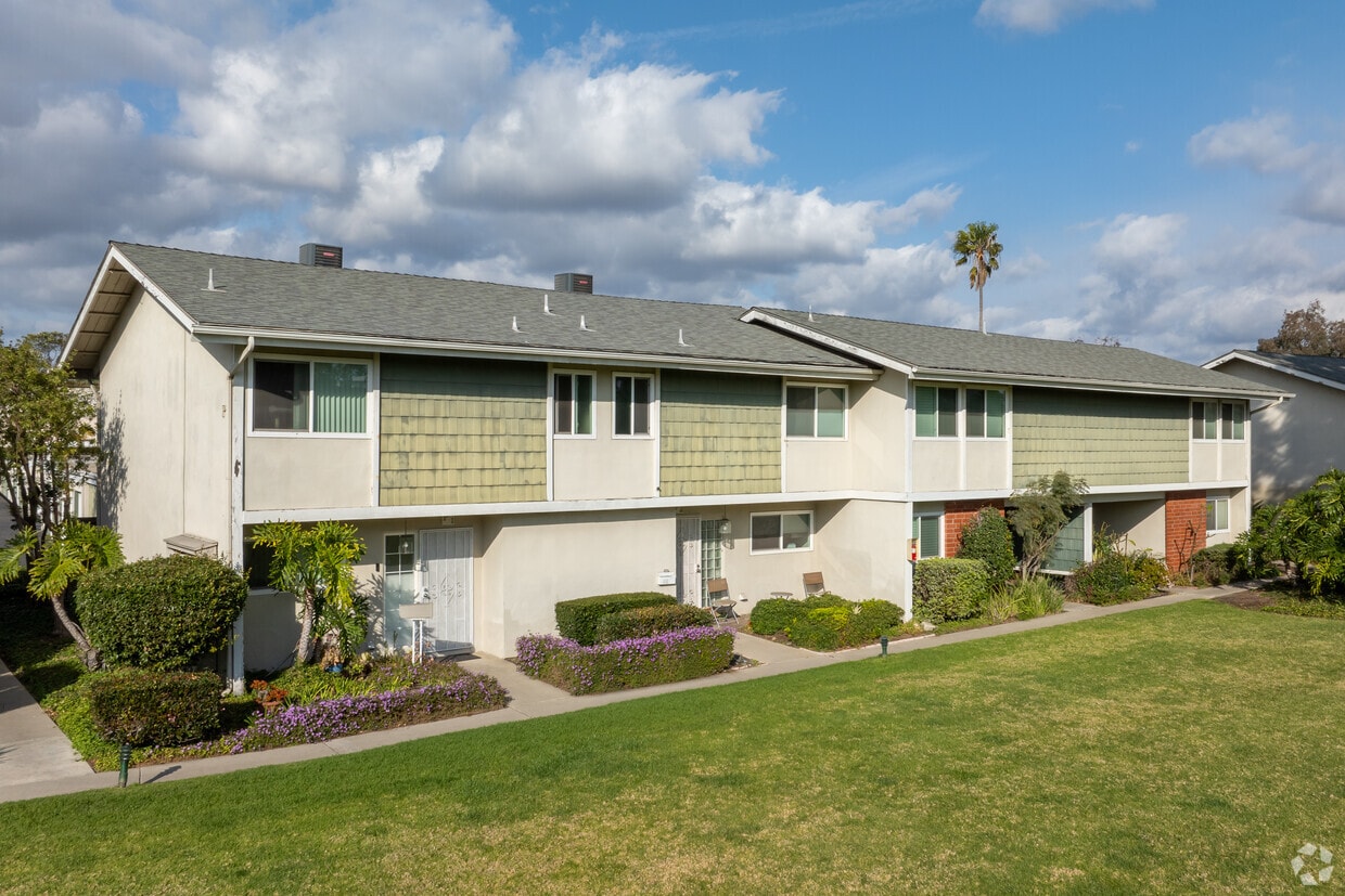 1404 N Tustin Ave, Santa Ana - 1404 N Tustin Ave