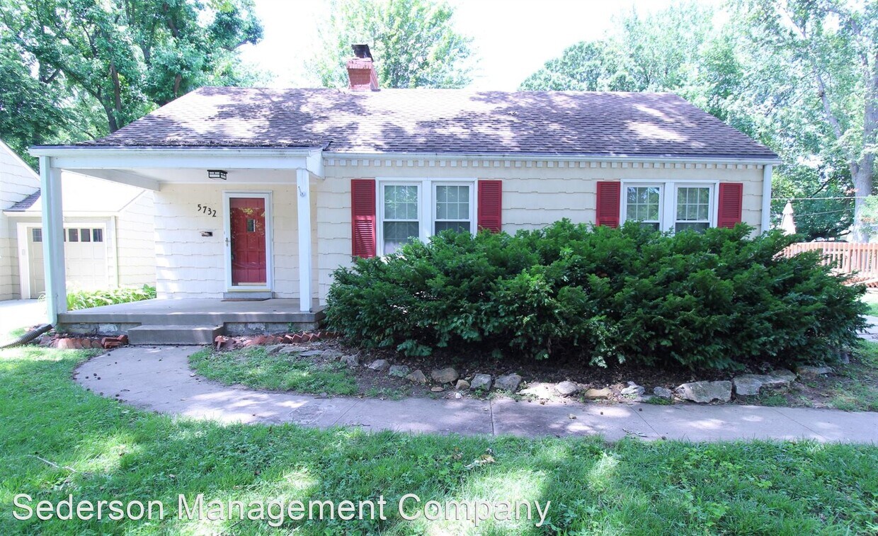 2 br, 1 bath House 5732 BIRCH STREET House for Rent in Roeland Park
