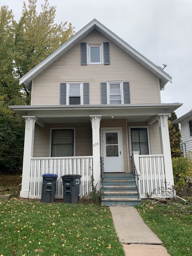 Building Photo - 524 N 19th Ave E