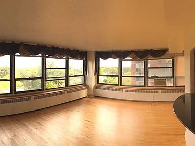Foto del edificio - 4180 N Marine Dr