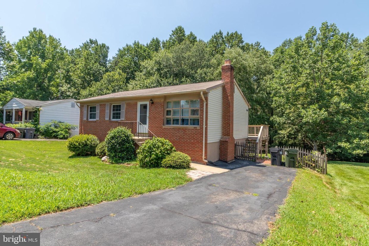 Primary Photo - 5115 Leesburg Ct
