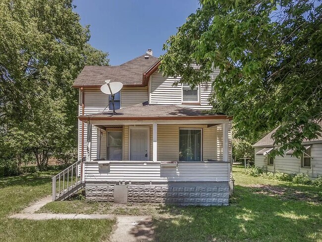 Building Photo - 421 Cottage St