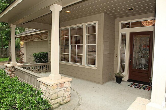Building Photo - 102 E Greywing Ct