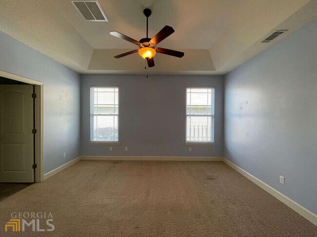 Building Photo - 203 Waters Edge Dr