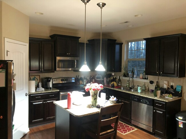 Foto del edificio - 318 River Oak St