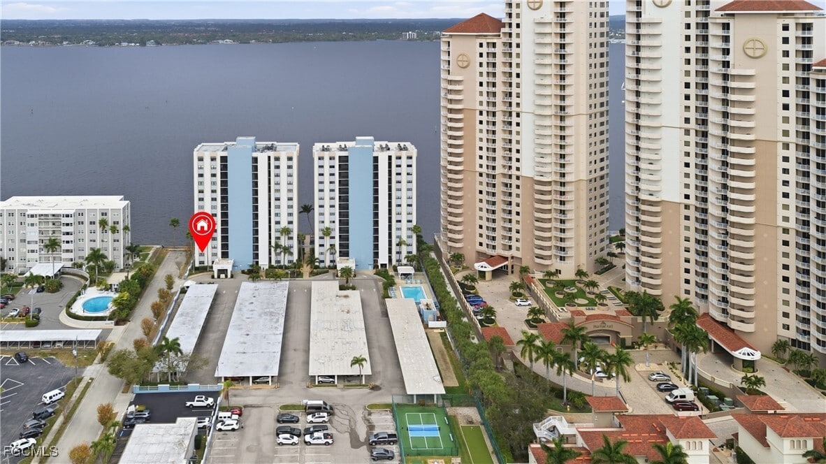 Building Photo - 1925 Clifford St