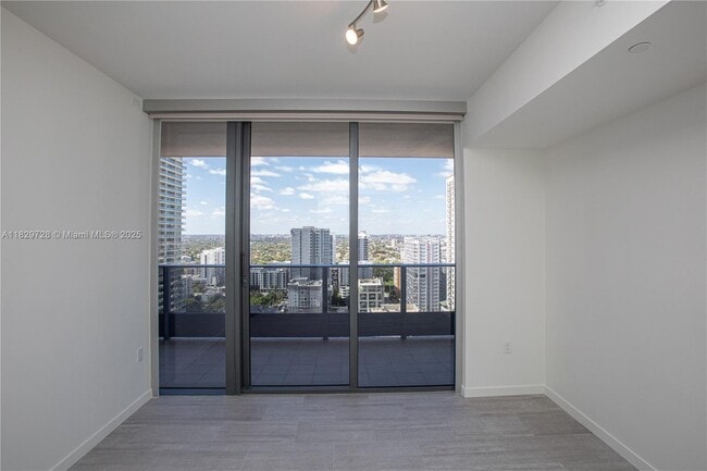Building Photo - 1000 Brickell Plaza