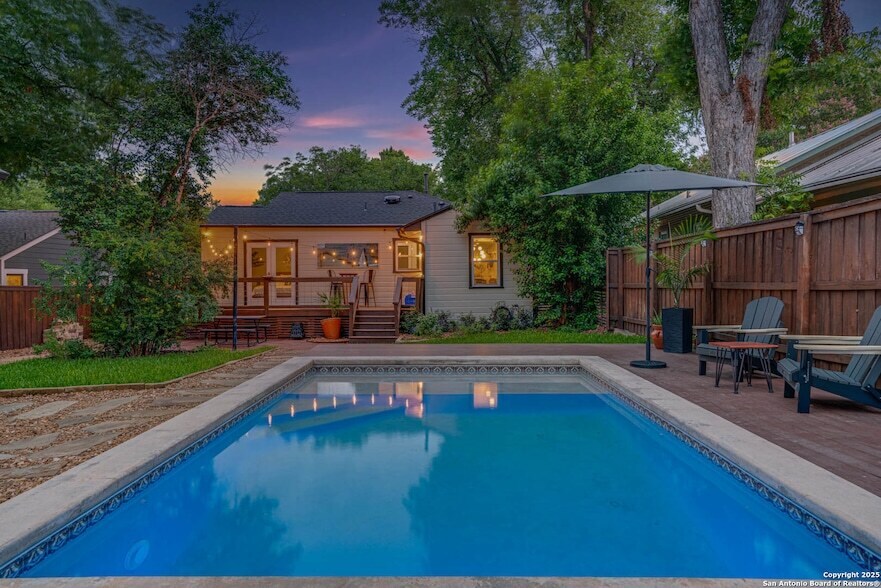 Foto principal - 303 Redwood St