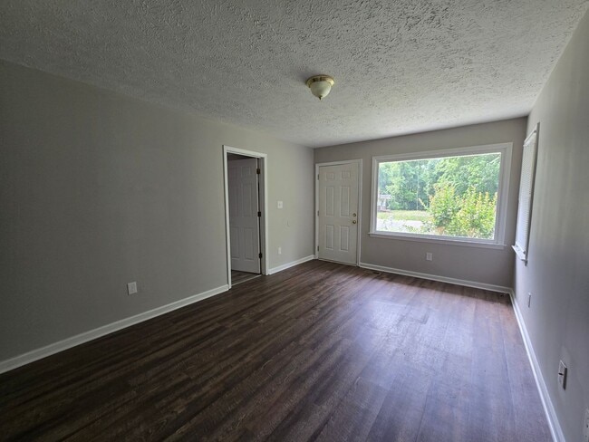 Building Photo - 930 Weiss Ave