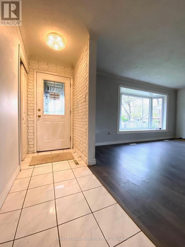 Photo du bâtiment - 6986 Centennial St