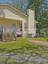 Building Photo - 318 Linden St