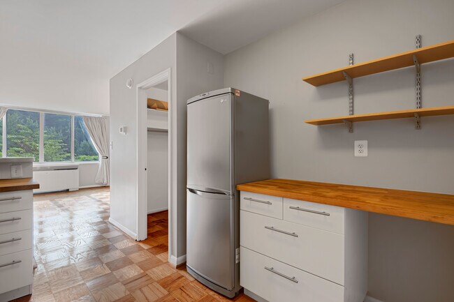 Foto del edificio - 2939 Van Ness St NW