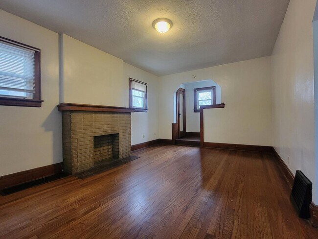 Foto del edificio - 588 Sanford Ave