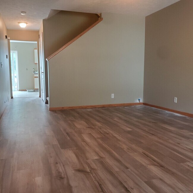 Foto del edificio - 6630 Shadow Pines Dr