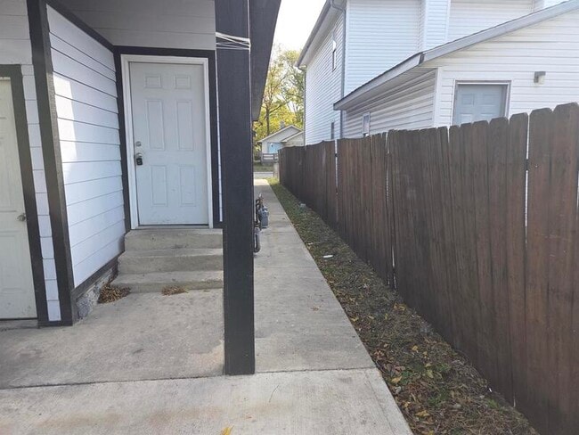 Photo - 1348 S Belmont Ave Apartment