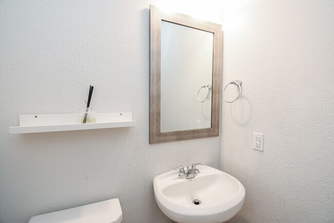 Building Photo - 27950 Western Crk Ct