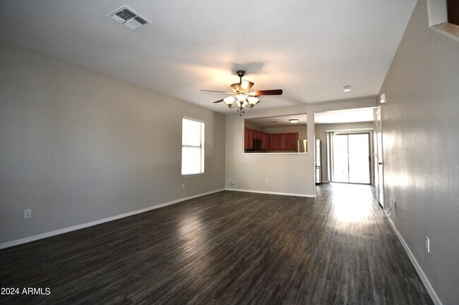 Building Photo - 2387 E Meadow Creek Way