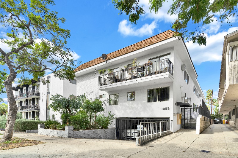 Foto principal - 1009 N Edinburgh Ave