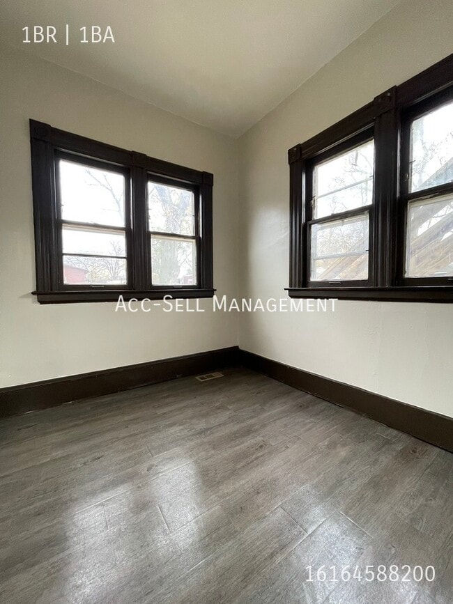 Building Photo - 66 Cutler St SW
