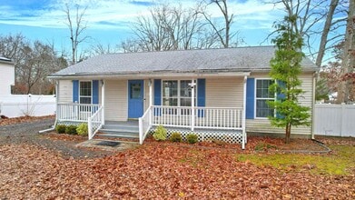 Building Photo - 450 Redwood Ave