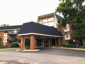 Building Photo - 1188 Royal Glen Dr