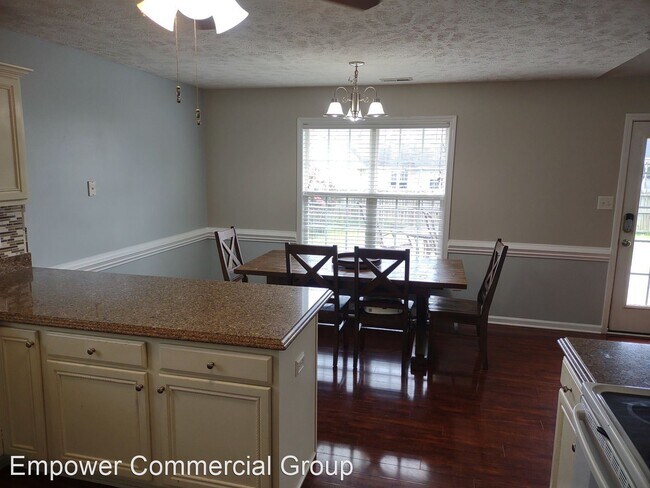 Building Photo - 3 br, 2.5 bath House - 5223 Woodpecker Drive