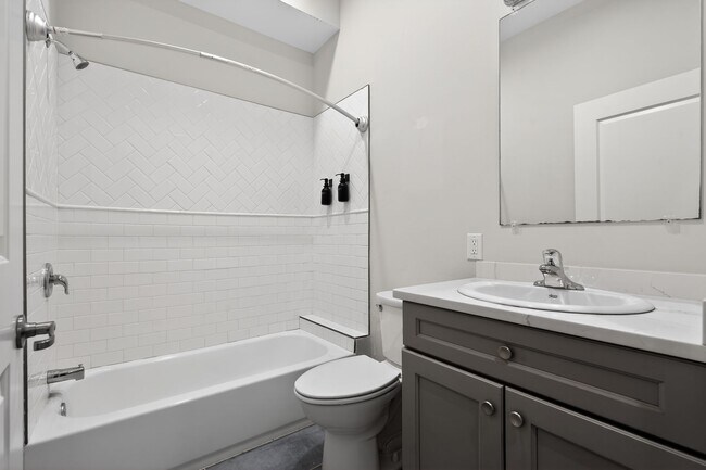 Foto del edificio - 980 N Marshall St