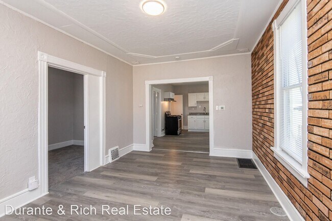 Building Photo - 2 br, 1 bath House - 2313 E Morgan Ave
