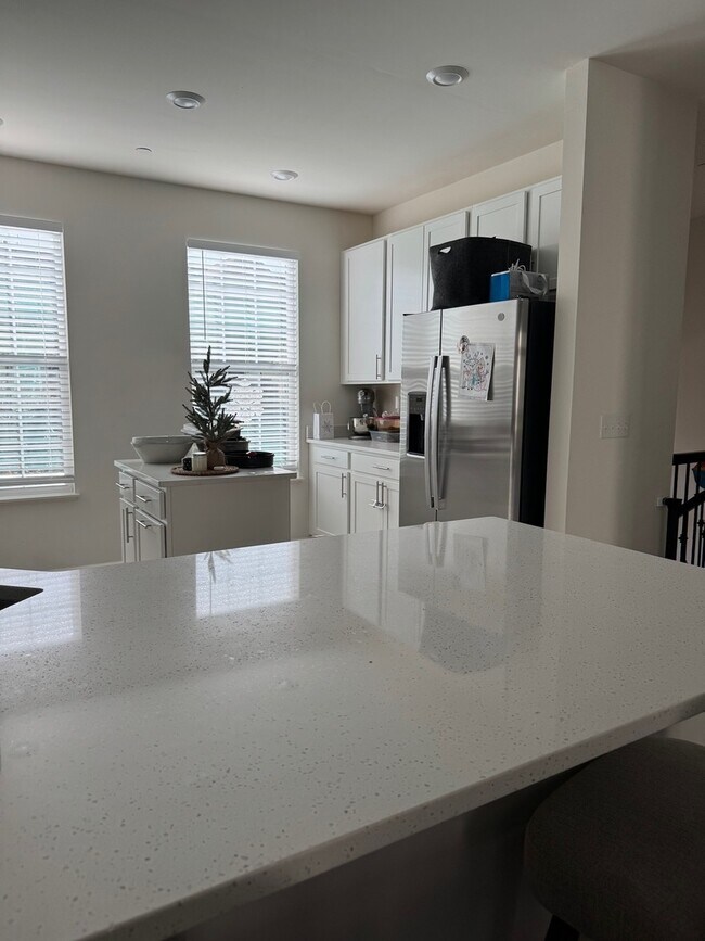 Foto del edificio - 1654 Bentz Way