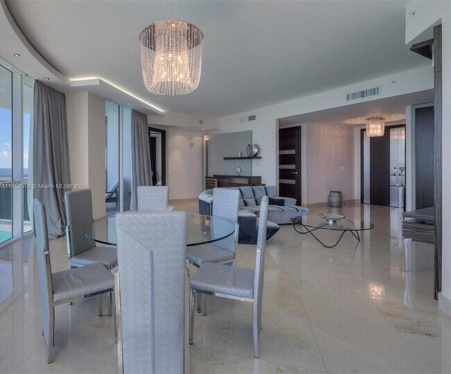 Foto del edificio - 18101 Collins Ave