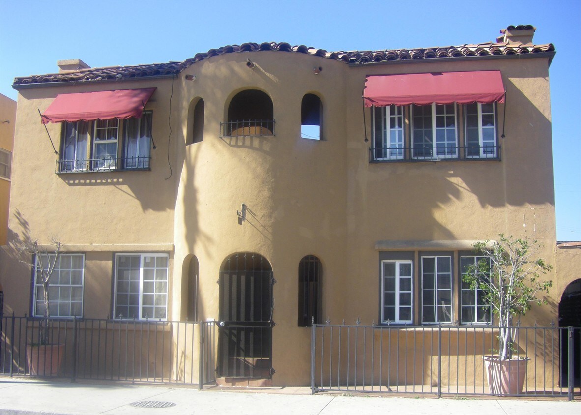 Primary Photo - 1045 St Louis Ave