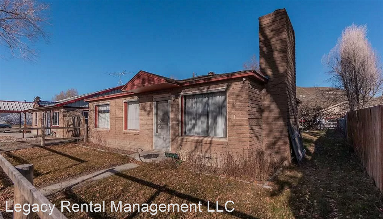 3 br, 1 bath House 138 N Water St House Rental in Arco, ID