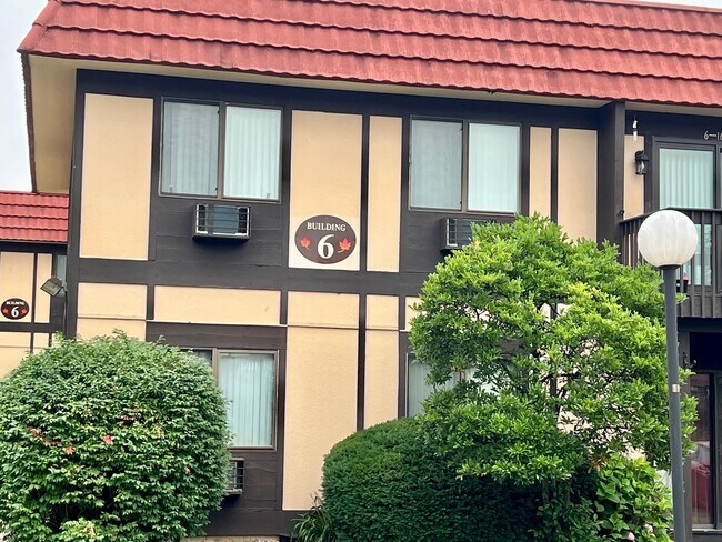 Foto del edificio - 6 Loudon Dr