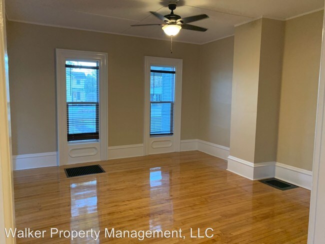 Foto del edificio - 242-244 W Main St