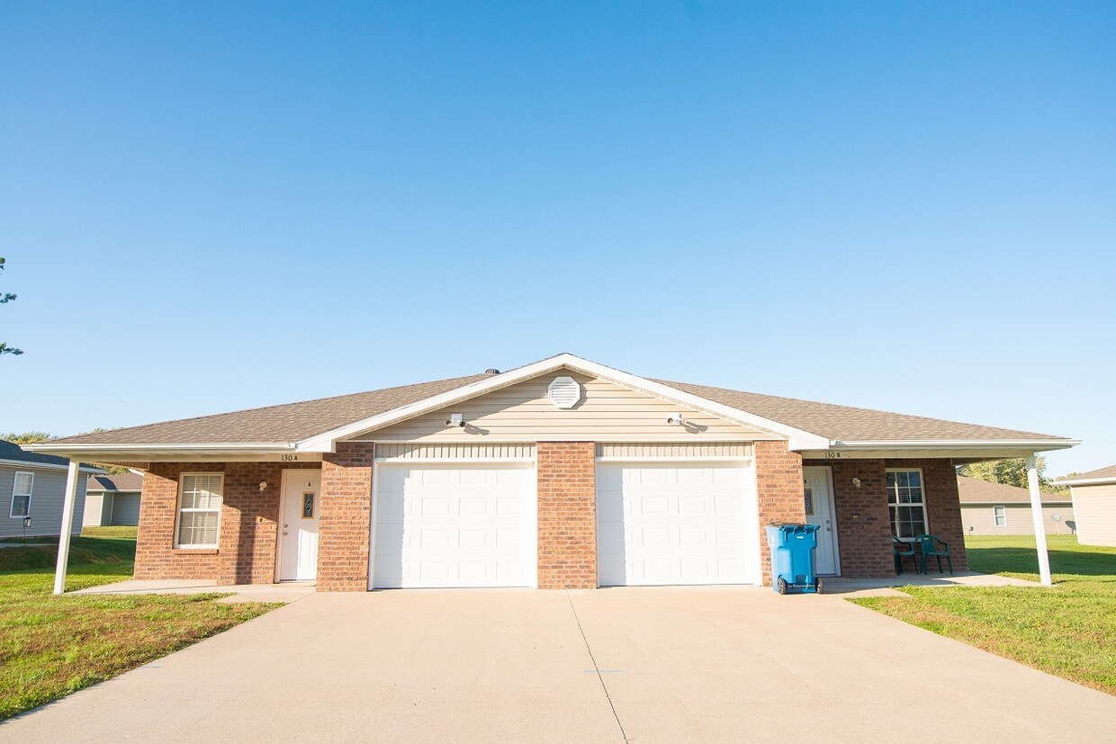 130 Rylee Cir, Holts Summit, MO 65043 Townhome Rentals in Holts Summit MO