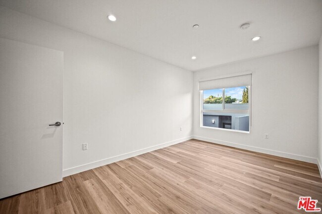 Foto del edificio - 10405 Louisiana Ave