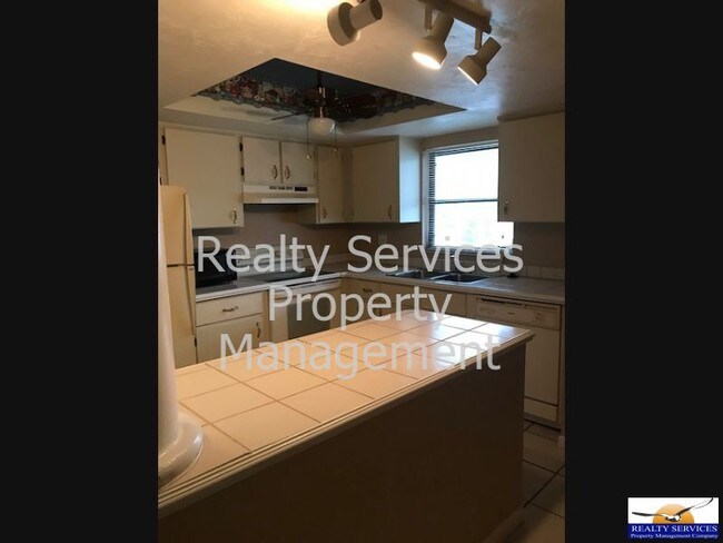 Foto del edificio - 28180 Pine Haven Way