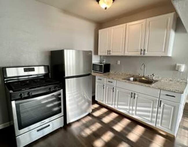Foto del edificio - 1403 Stillman Ave