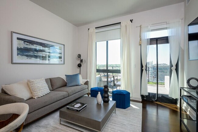 Foto del edificio - 70 N Street Southeast-SI FL11-ID1587686P