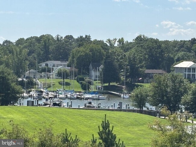 Foto del edificio - 594 Hopkins Landing Dr