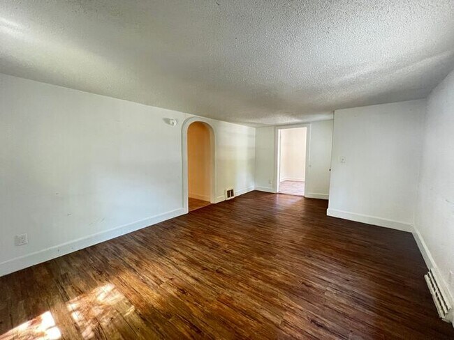 Building Photo - $1,550 | 3 Bedroom, 1 Bathroom House | No Pets | Available for July 1st, 2026 move in!