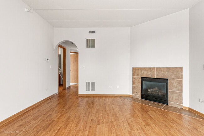 Foto del edificio - 16690 Liberty Cir