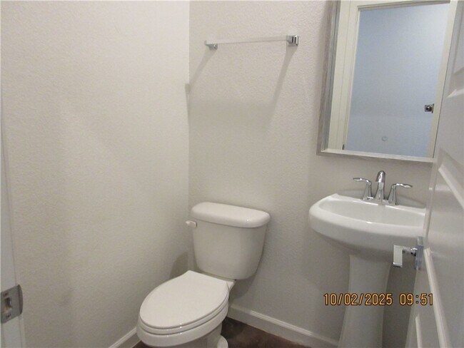 Foto del edificio - 3560 N Bond St